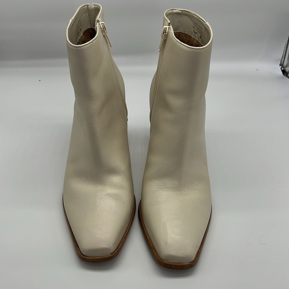 Bernardo - Bowery Leather Eggshell Square Toe Side Zipper Heeled Bootie Size 8 - Picture 4 of 16